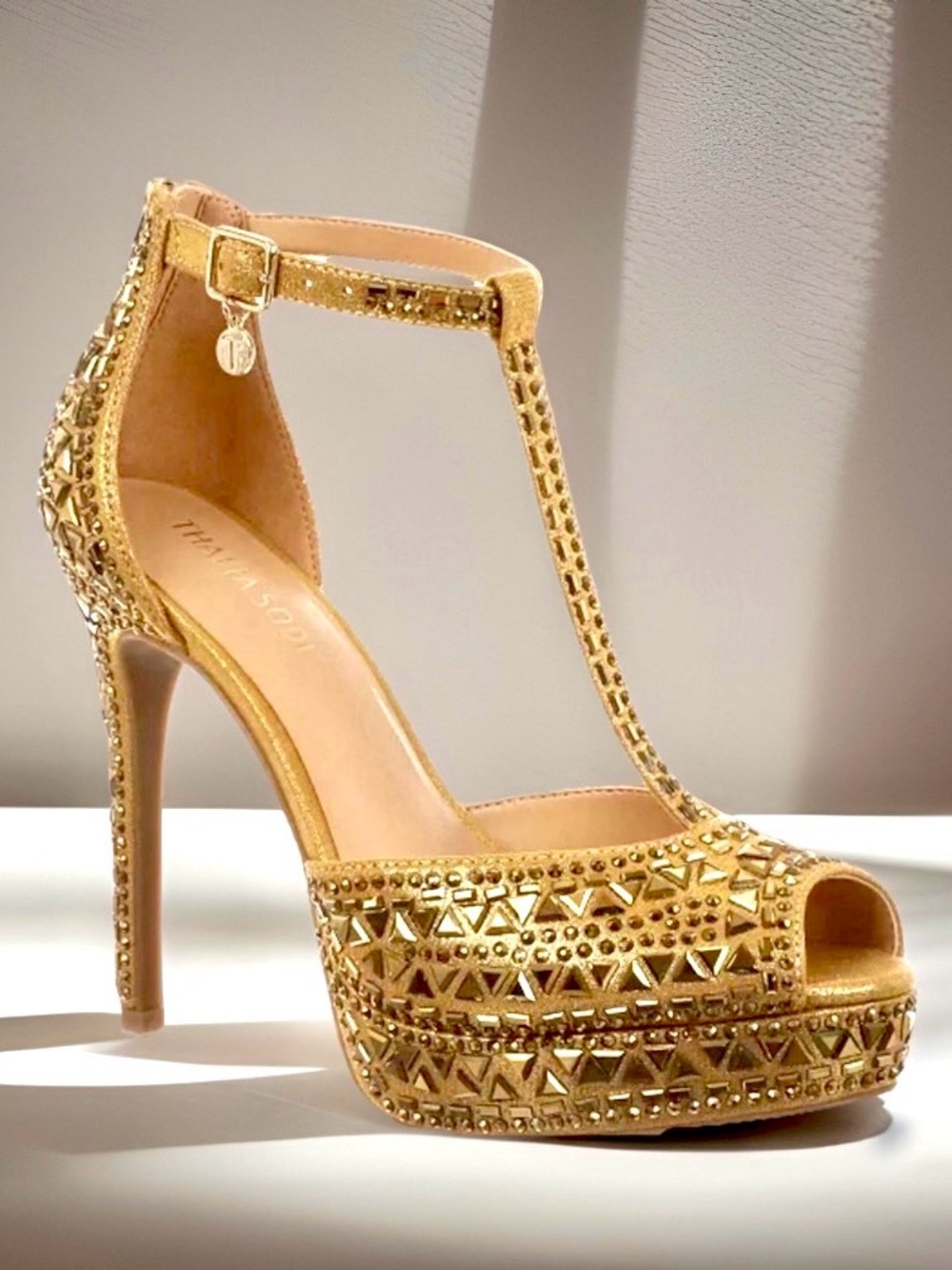 Thalia Sodi Chace Embellished Platform Heels Size 7 M Gold T-Strap Open Toe New